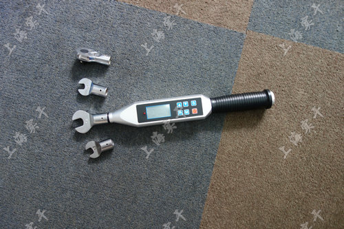 ���@Ť������