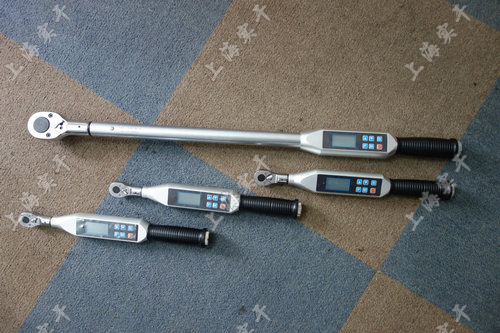 ���@Ť������