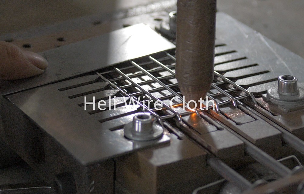 絲網(wǎng)深加工設(shè)備